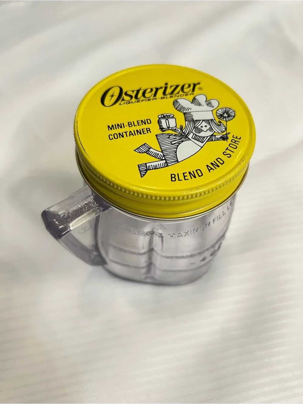 Vintage Osterizer Mini-Blend  8oz plastic Containers with Yellow Lids (Set of 2)